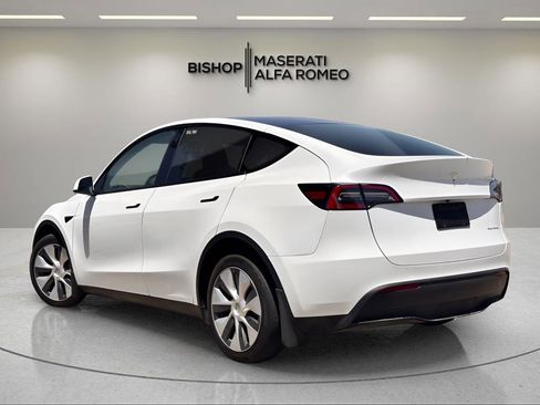 Used 2023 Tesla Model Y Long Range AWD/4WD image 3
