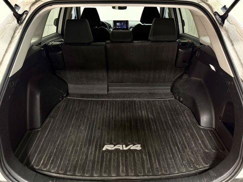 Used 2023 Toyota RAV4 LE AWD/4WD image 35