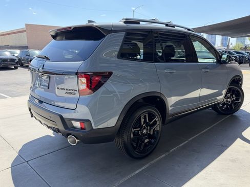 Used 2025 Honda Passport Black Edition image 4