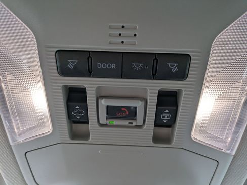 Used 2023 Toyota RAV4 Limited AWD/4WD image 14