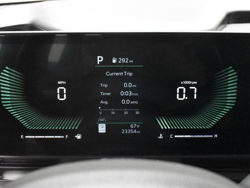 Used 2025 Kia Carnival FWD image 24