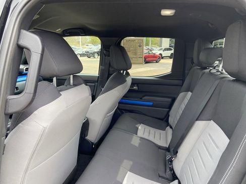 Used 2025 Toyota Tacoma TRD Off-Road image 17