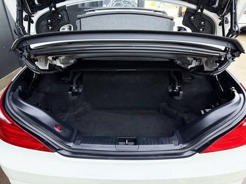 Used 2013 Mercedes-Benz SL 550 w/ Premium Pkg image 21
