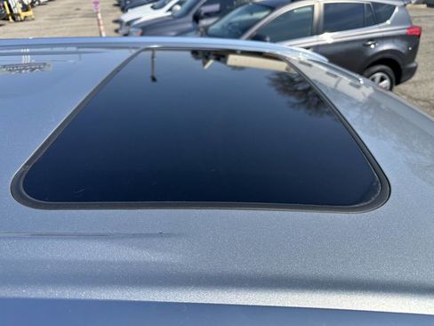 Used 2018 Toyota Highlander XLE image 4