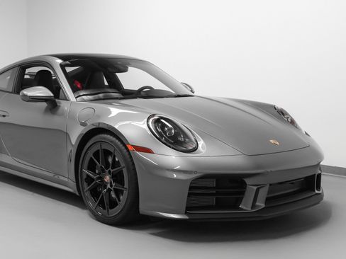 Certified 2026 Porsche 911 Carrera T RWD image 9