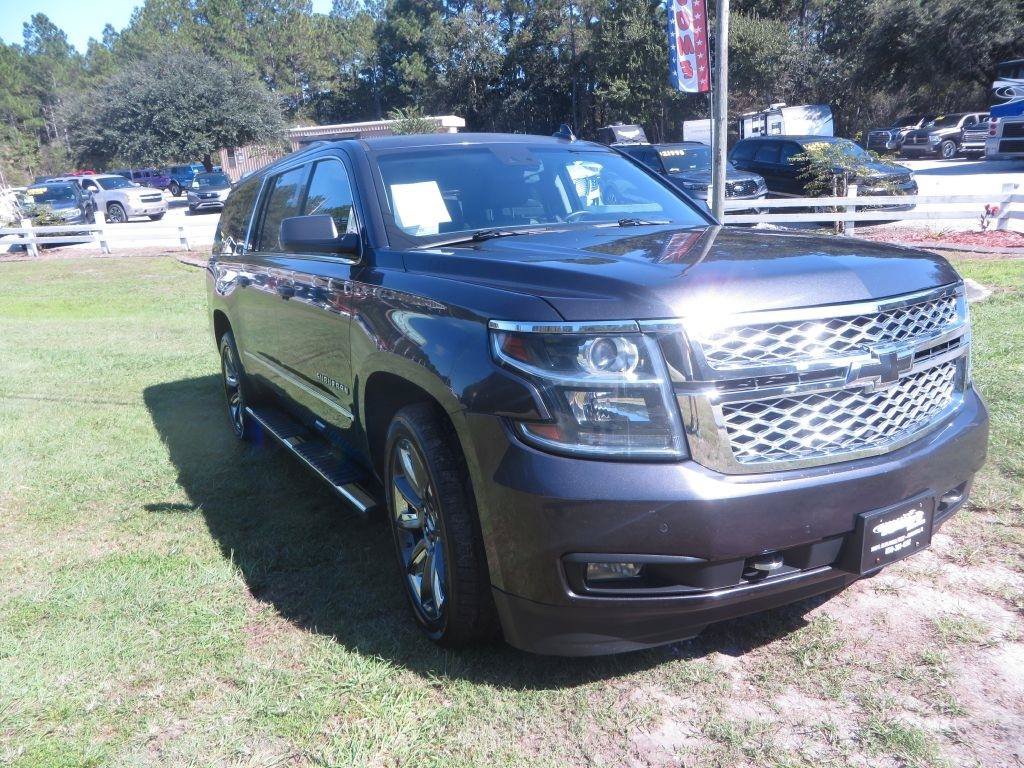 Used 2018 Chevrolet Suburban LT w/ LT Signature Package AWD/4WD image 4