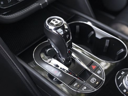 Used 2018 Bentley Bentayga image 34