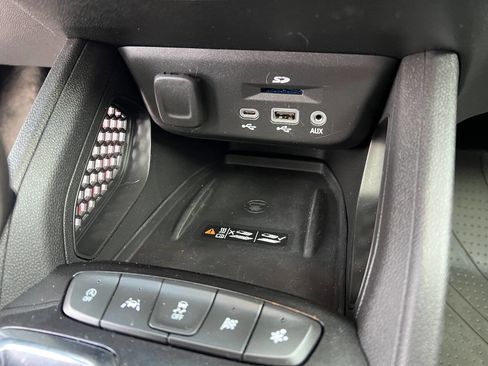 Used 2022 Chevrolet TrailBlazer RS w/ Sun and Liftgate Package image 11