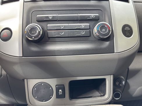 Used 2018 Nissan Frontier SV image 17