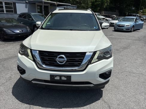 Used 2017 Nissan Pathfinder Platinum AWD/4WD image 3