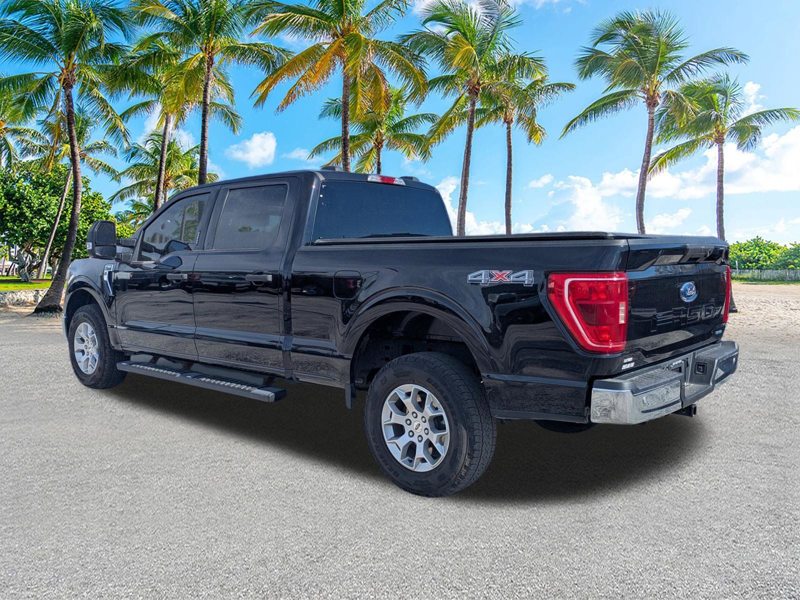 Used 2022 Ford F150 XLT w/ Equipment Group 301A Mid AWD/4WD image 6