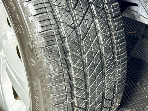 Used 2019 Land Rover Range Rover Velar S image 40