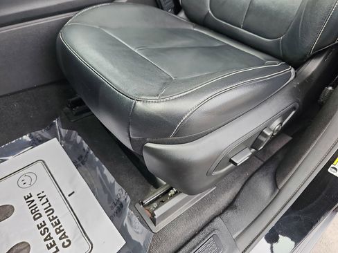 Used 2021 Jeep Grand Cherokee L Limited AWD/4WD image 32