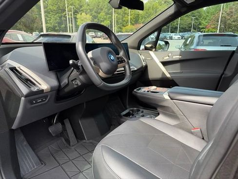 Used 2024 BMW iX xDrive50 w/ Premium Package AWD/4WD image 5