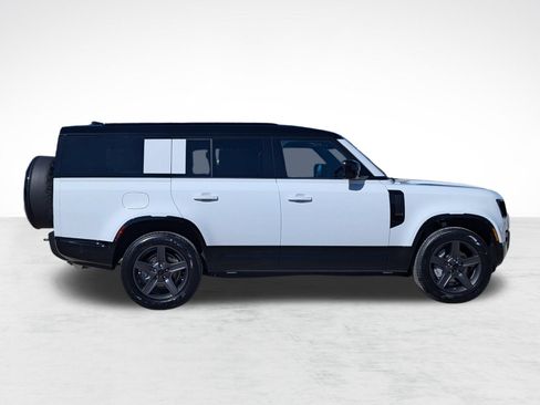Used 2026 Land Rover Defender 130 X-Dynamic SE AWD/4WD image 9