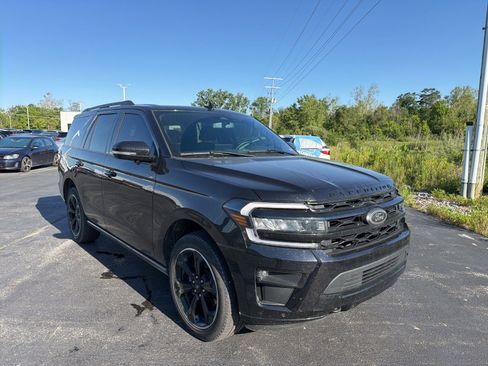 Used 2024 Ford Expedition Limited AWD/4WD image 9
