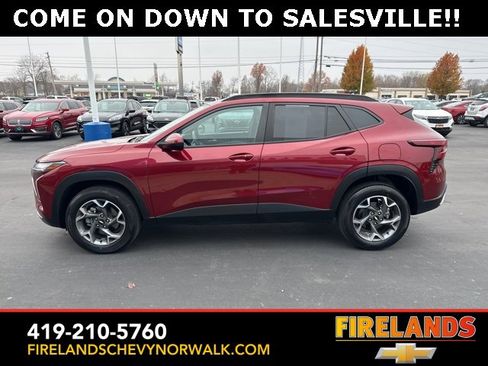 Certified 2024 Chevrolet Trax LT w/ Driver Confidence Package image 18