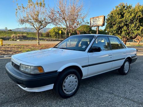 Used 1991 Toyota Camry Deluxe image 4