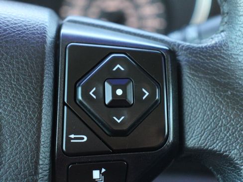 Used 2020 Toyota Sequoia Platinum AWD/4WD image 32