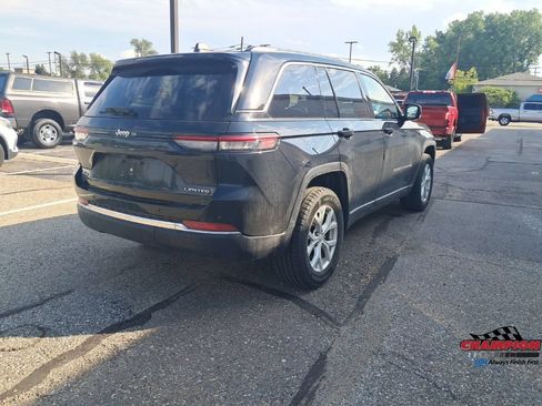 Used 2023 Jeep Grand Cherokee Limited AWD/4WD image 6