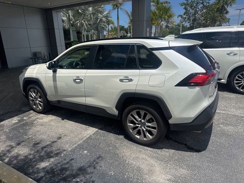 Certified 2022 Toyota RAV4 Limited AWD/4WD image 4