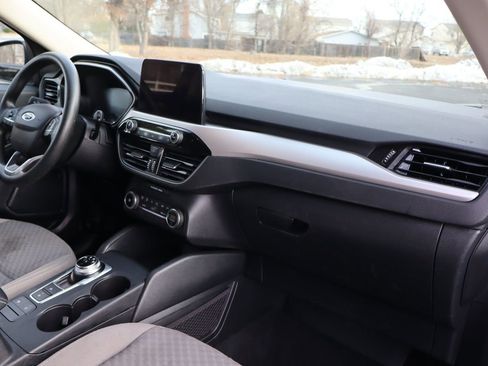 Used 2020 Ford Escape SE image 17