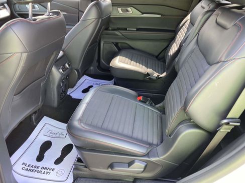 Used 2025 Ford Explorer ST-Line w/ Premium Package RWD image 17