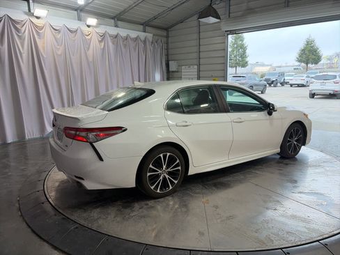 Used 2019 Toyota Camry SE image 8