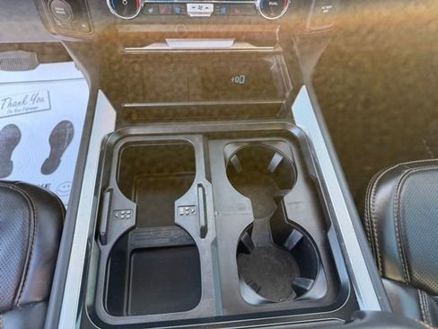 Used 2024 Ford F250 Platinum image 11