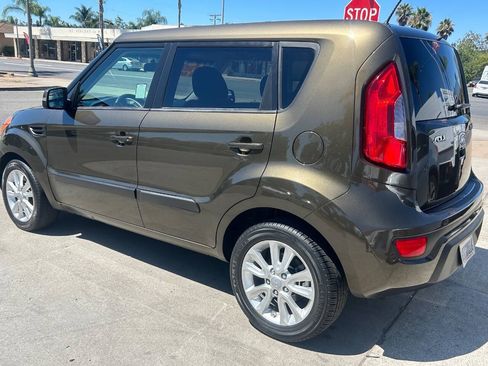 Used 2012 Kia Soul + FWD image 7