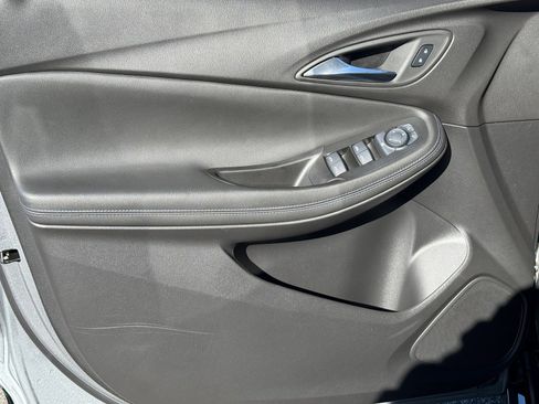 Used 2025 Buick Encore GX Sport Touring w/ Advanced Technology Package image 17