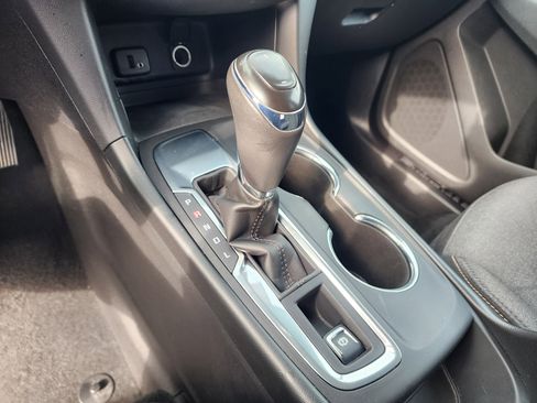 Used 2018 Chevrolet Equinox LT image 34