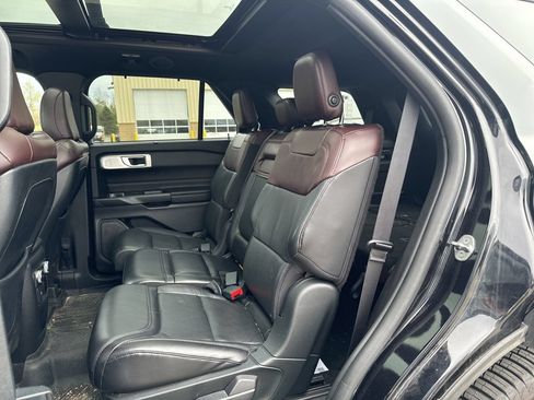 Used 2020 Ford Explorer Platinum w/ Premium Technology Package AWD/4WD image 5
