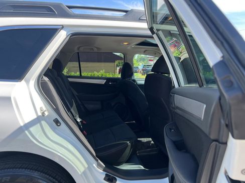 Used 2017 Subaru Outback 2.5i Premium AWD/4WD image 38