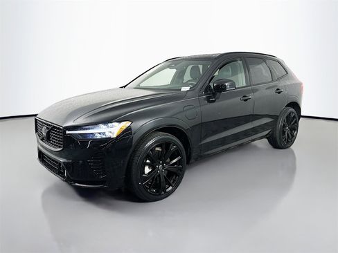 Used 2024 Volvo XC60 T8 Ultimate w/ Protection Package Premier image 3