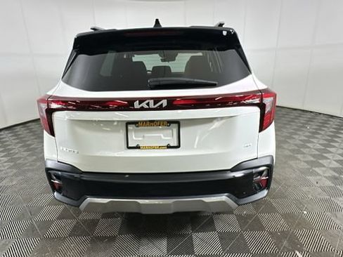 Used 2024 Kia Seltos S AWD/4WD image 3