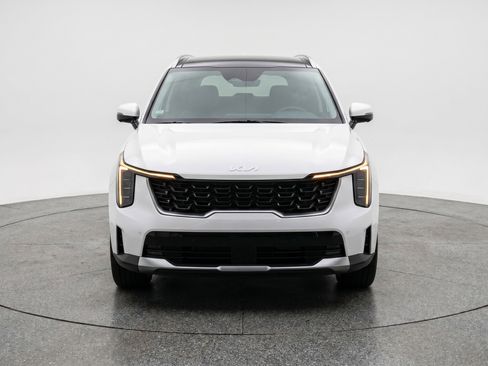 Used 2024 Kia Sorento S AWD/4WD image 2