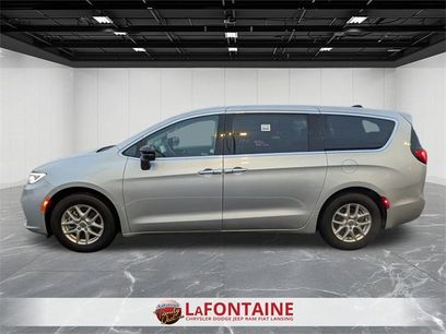 Used 2024 Chrysler Pacifica Touring-L