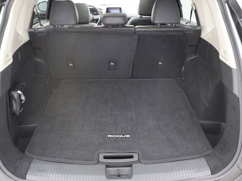 Used 2023 Nissan Rogue SV w/ SV Premium Package image 28