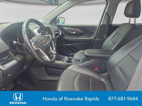 Used 2024 GMC Terrain SLT FWD image 10