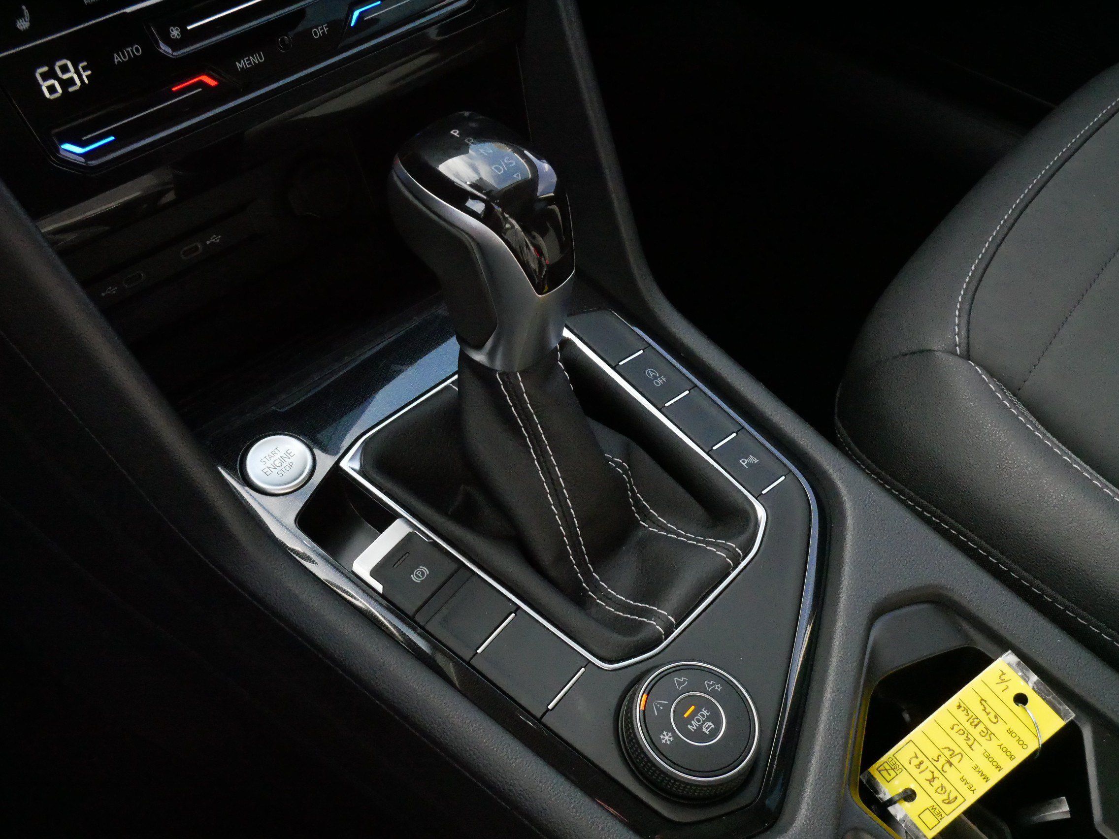 Certified 2025 Volkswagen Taos SE AWD/4WD image 24