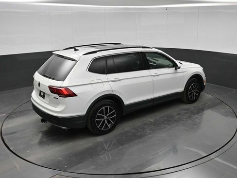 Used 2021 Volkswagen Tiguan SE w/ Panoramic Sunroof Package AWD/4WD image 28