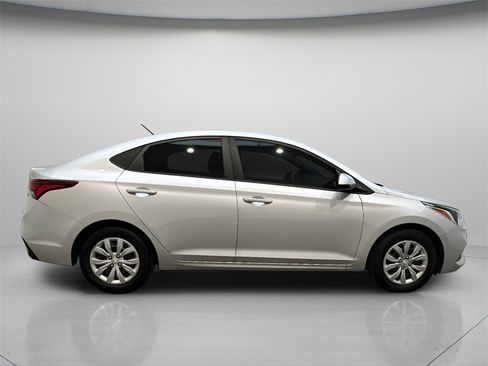 Used 2019 Hyundai Accent SE image 7