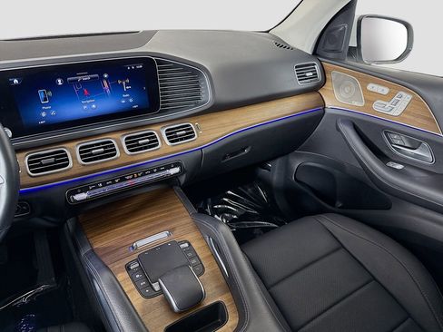 Used 2024 Mercedes-Benz GLE 350 4MATIC w/ Winter Package image 25