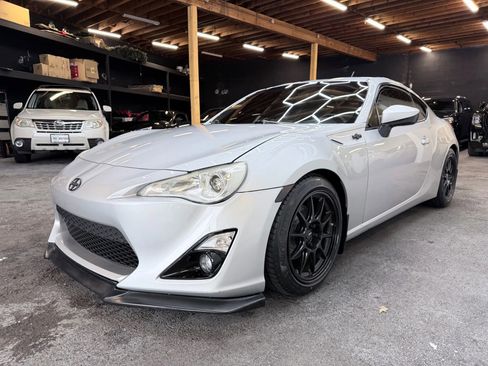 Used 2013 Scion FR-S image 4