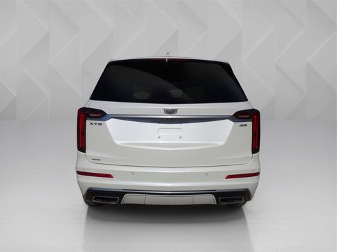 Certified 2023 Cadillac XT6 Premium Luxury w/ Technology Package image 4