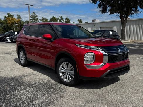 New 2025 Mitsubishi Outlander ES FWD image 10