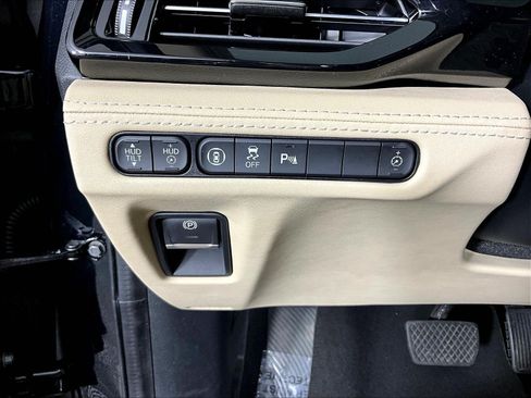 Used 2023 Acura MDX SH-AWD w/ Advance Package image 38