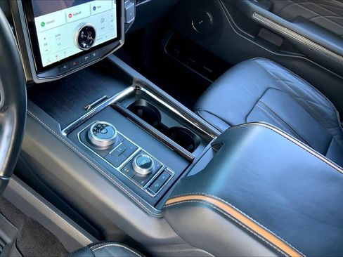 Used 2022 Ford Expedition Platinum image 15