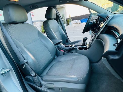 Used 2016 Chevrolet Malibu LT image 21